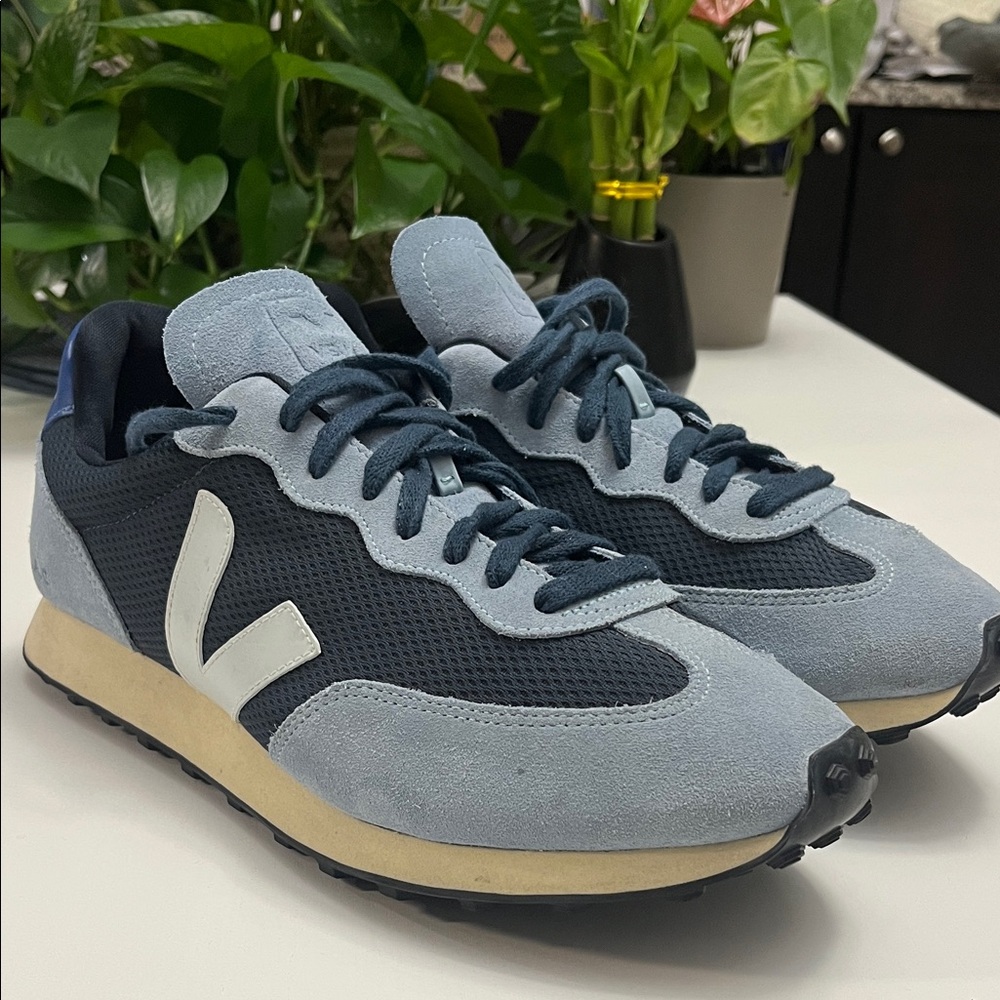 Vieja Stylish Blue and Black Sneakers